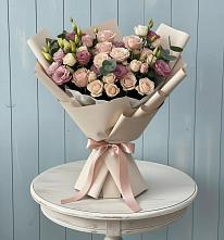 Букет цветов из:  Розы и Лизиантусы в Улькан