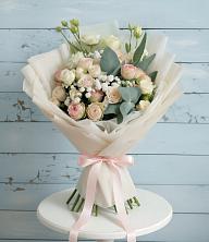 Букет цветов из:  Розы и Лизиантусы в Улькан