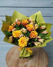 Букет цветов из:  Альстромерии и Розы в Улькан