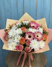 Букет цветов из:  Розы, Герберы и Хризантемы в Улькан