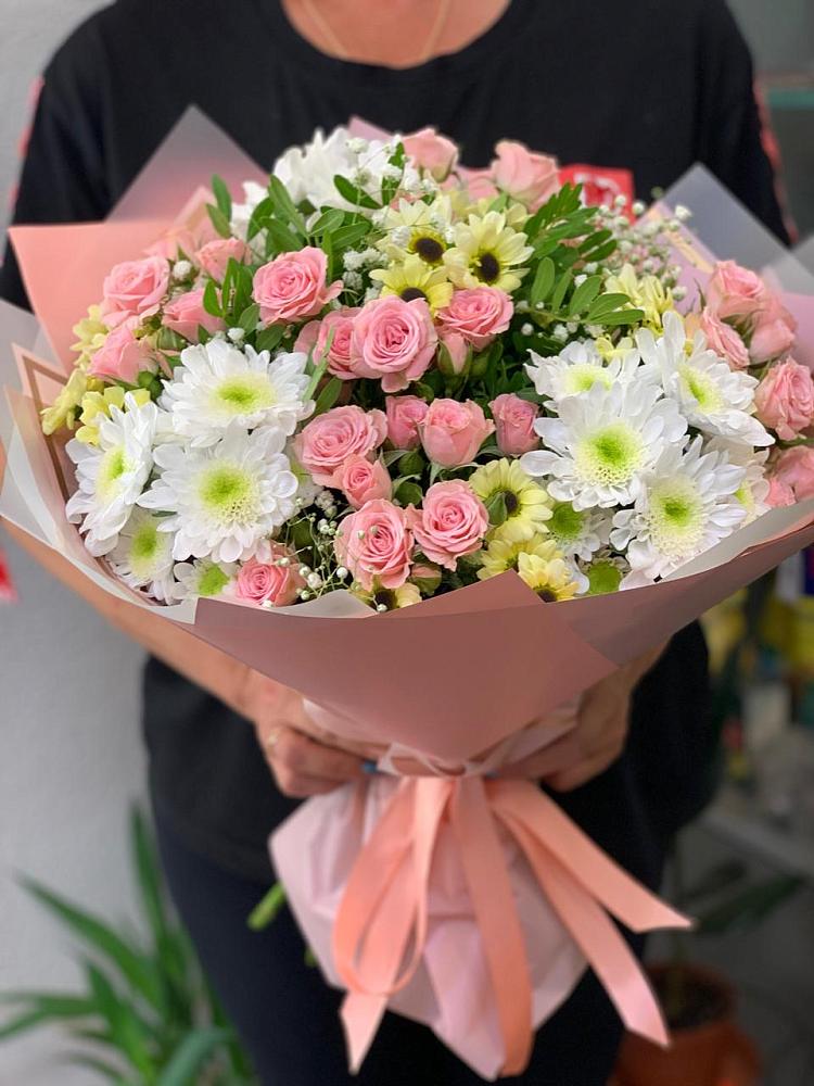 Букет цветов из: Розы и Хризантемы в Улькан