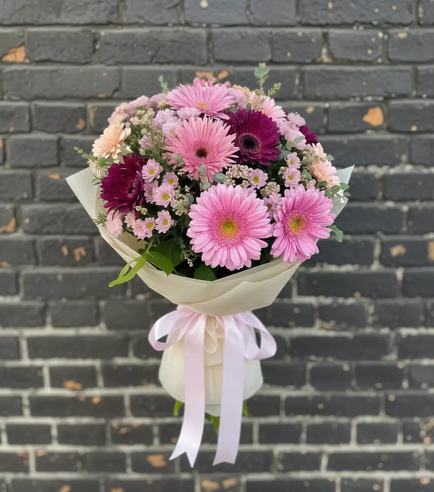 Букет цветов из: Герберы и Хризантемы в Улькан