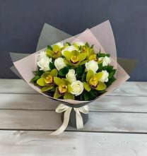 Букет цветов из:  Орхидеи и Розы в Улькан