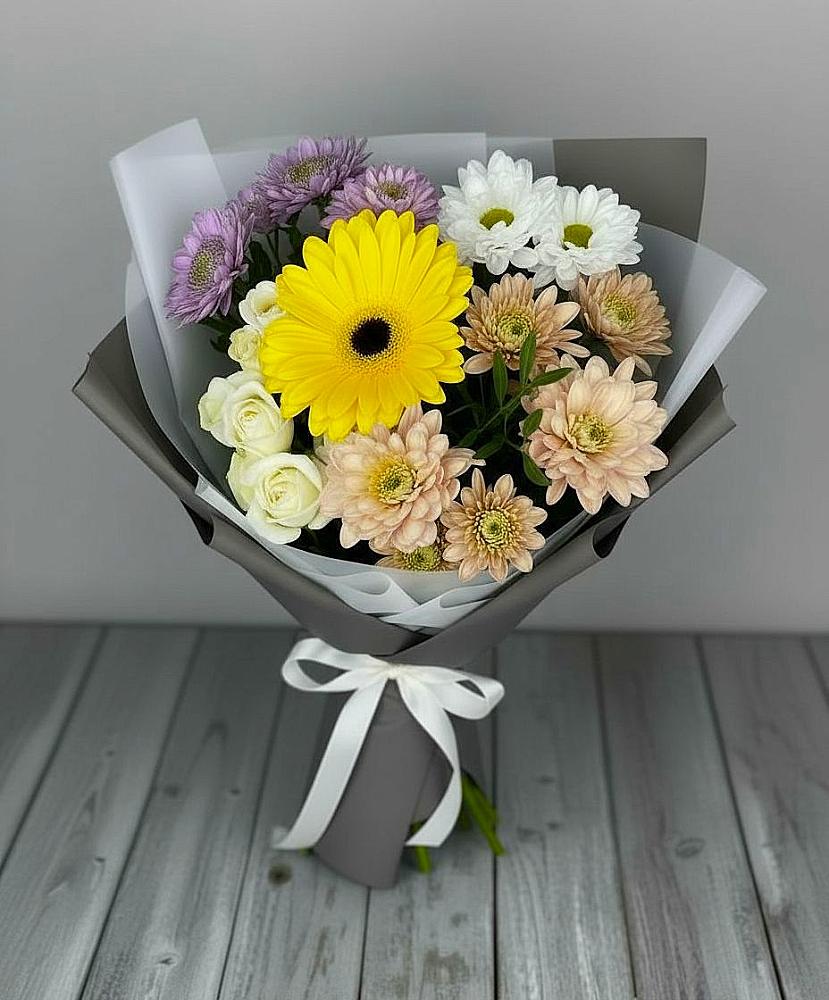 Букет цветов из: Розы, Герберы и Хризантемы в Улькан