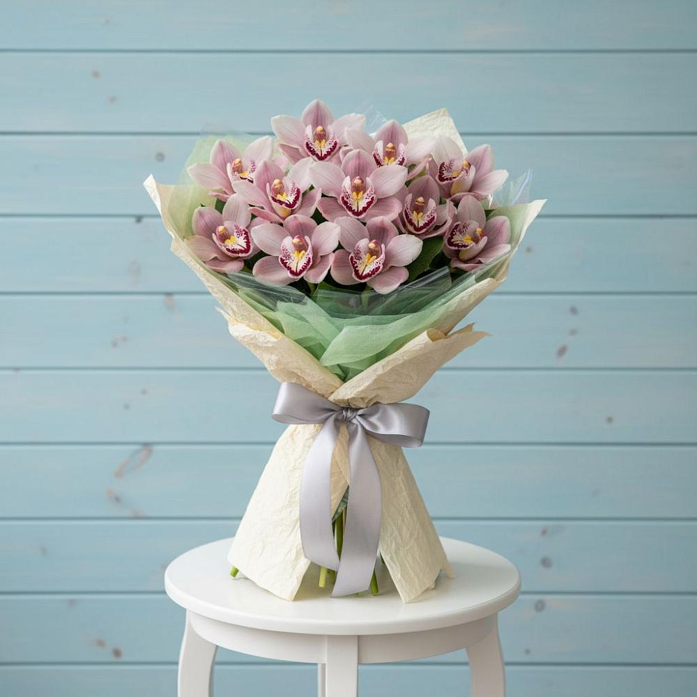 Букет цветов из: Орхидеи и Розы в Улькан