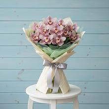 Букет цветов из:  Орхидеи и Розы #REPLACE_PRED# Улькан