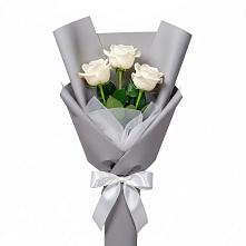 Букет 3 белые розы в Улькан