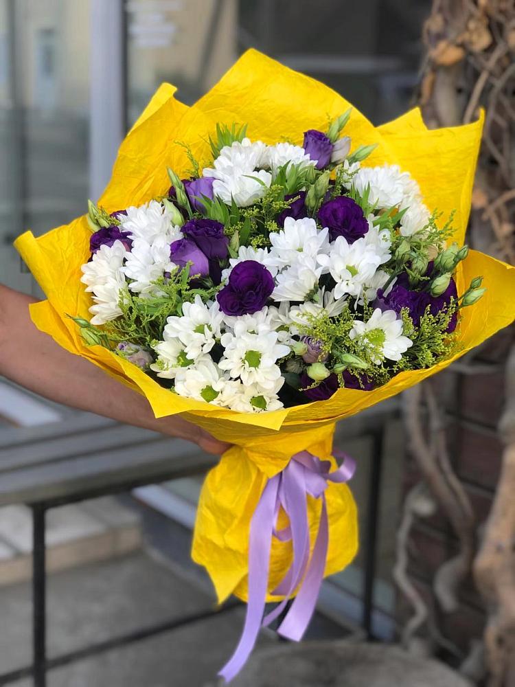 Букет цветов из: Ирисы, Хризантемы и Ромашки в Улькан
