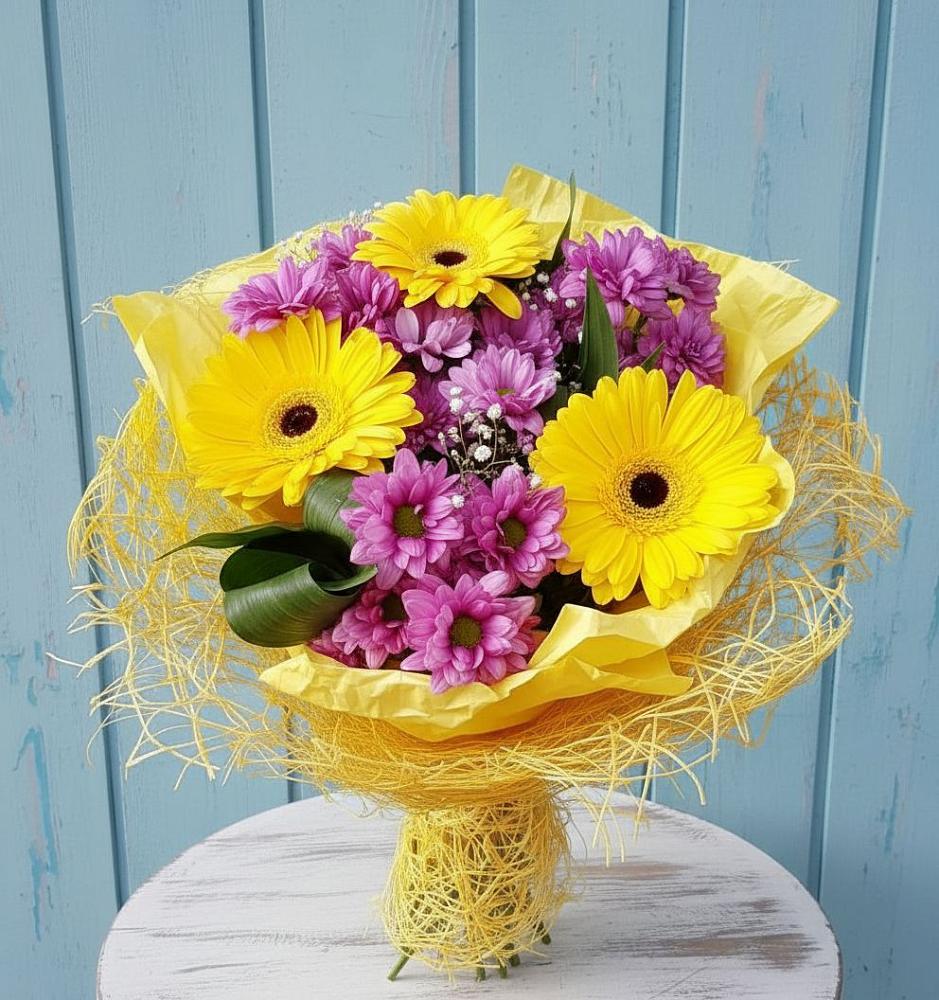 Букет цветов из: Хризантемы и Герберы в Улькан