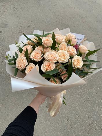 Букет Кремовые розы Латте в Улькан