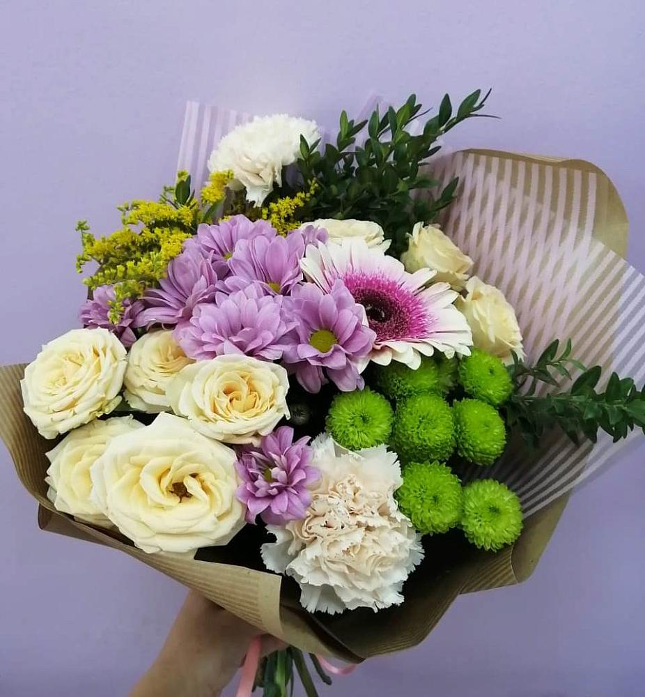 Букет цветов из: Хризантемы, Розы, Гвоздики и Герберы в Улькан