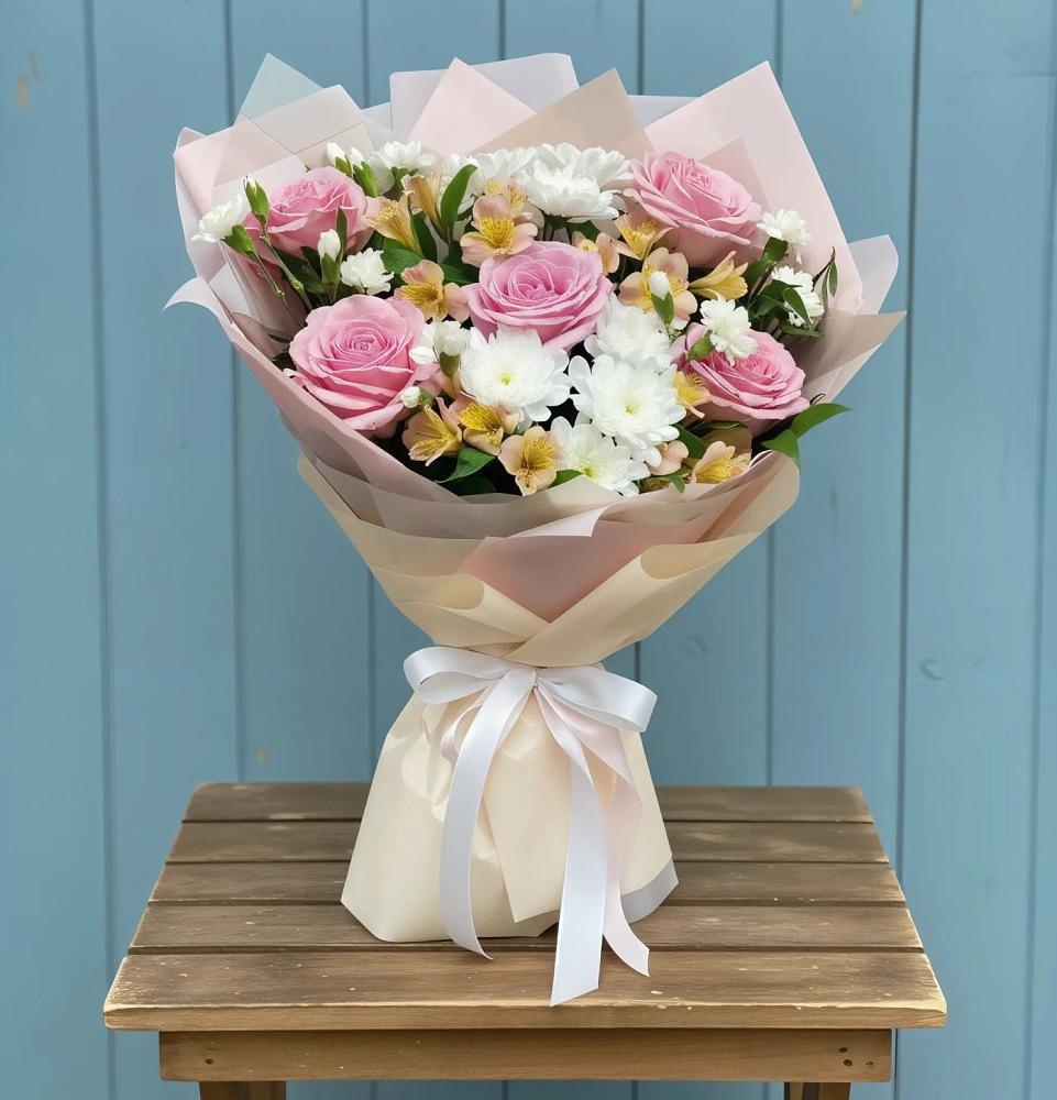 Букет цветов из: Гвоздики, Орхидеи и Розы в Улькан