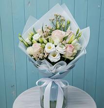 Букет цветов из:  Розы и Лизиантусы в Улькан