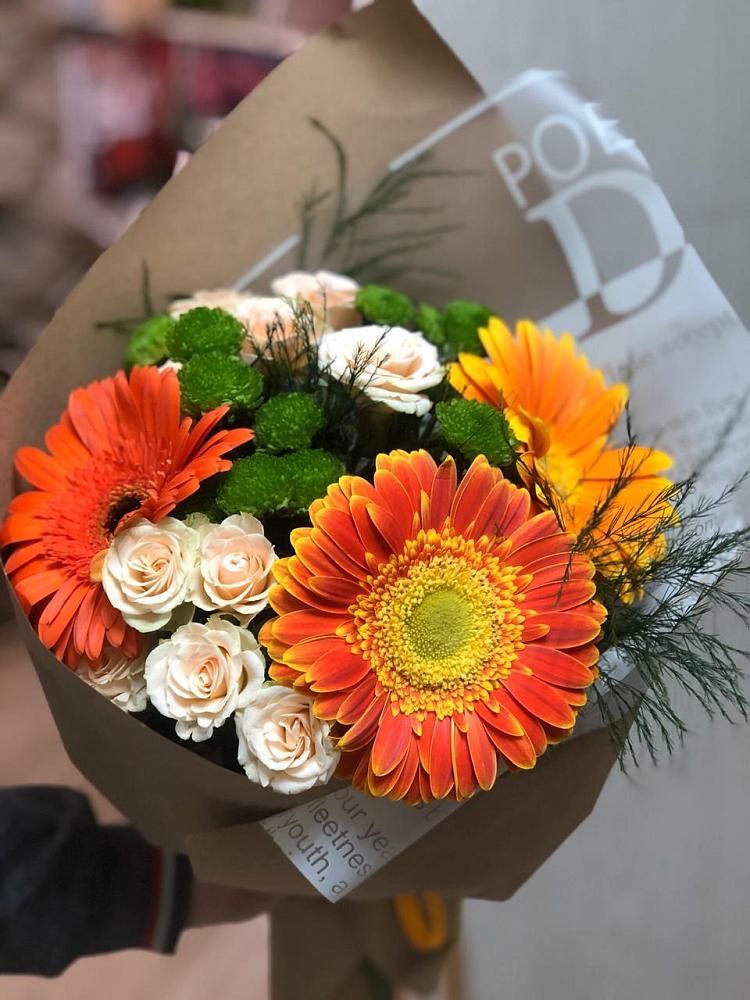 Букет цветов из: Герберы, Хризантемы и Розы в Улькан