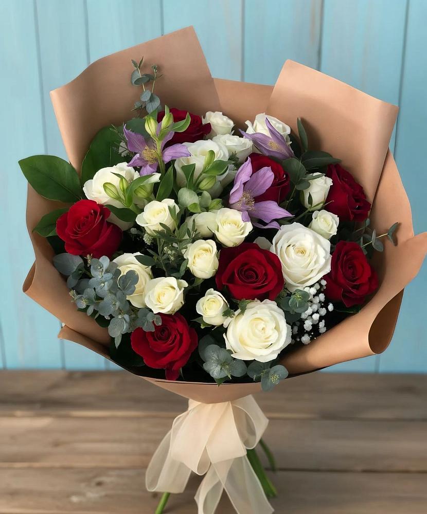 Букет цветов из: Розы и Альстромерии в Улькан