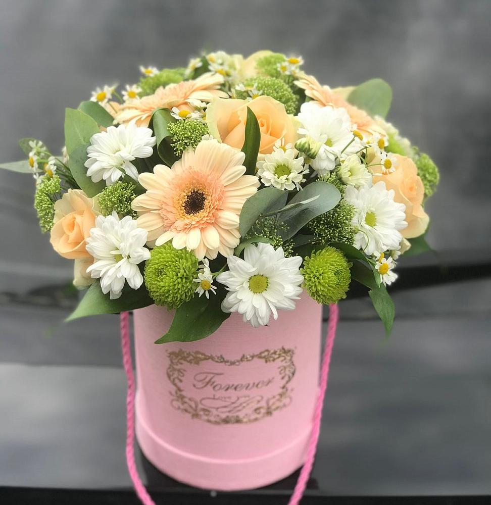 Цветочная композиция из Розы, Герберы и Хризантемы в шляпной коробке в Улькан