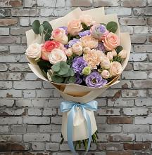Букет цветов из:  Розы, Лизиантусы и Гвоздики #REPLACE_PRED# Улькан